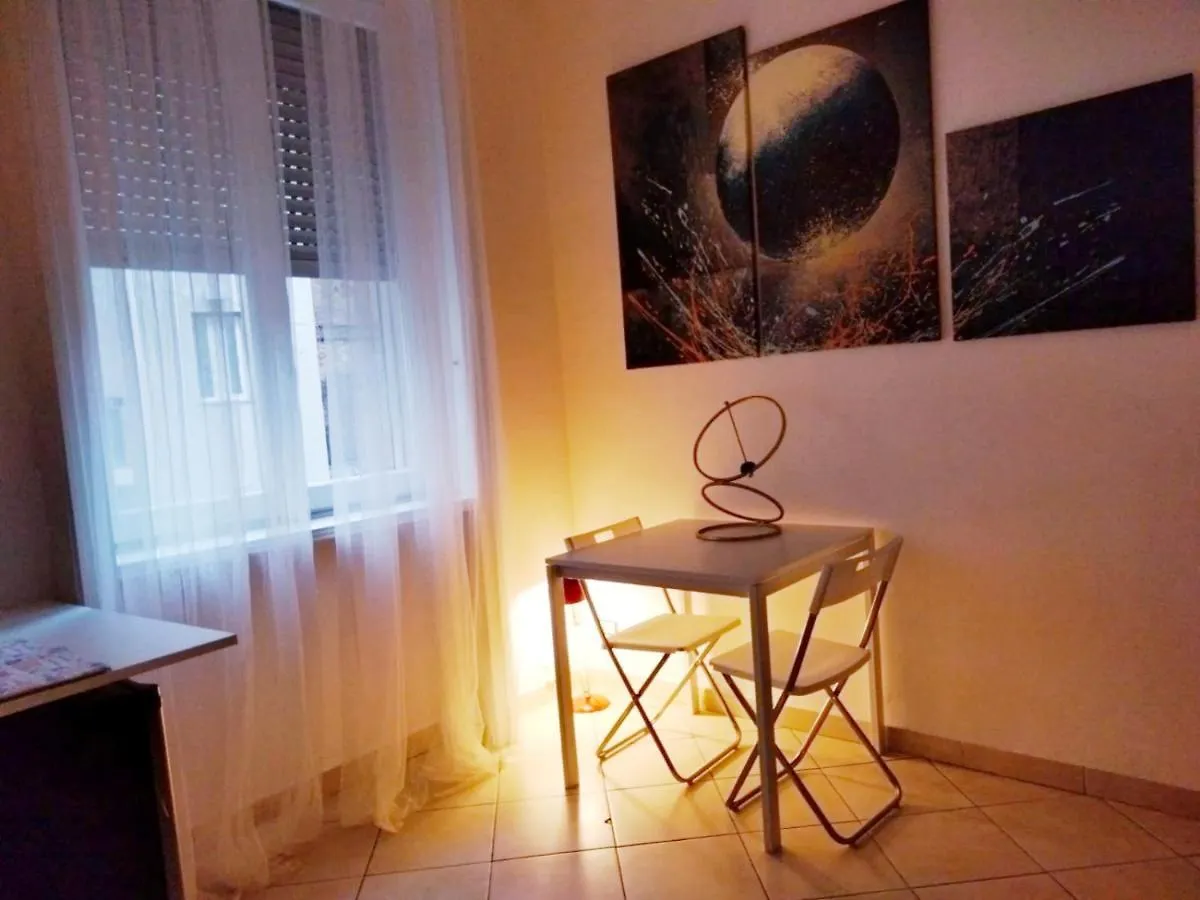 Michelangelo 26 Monolocale Apartment Milan 0*,
